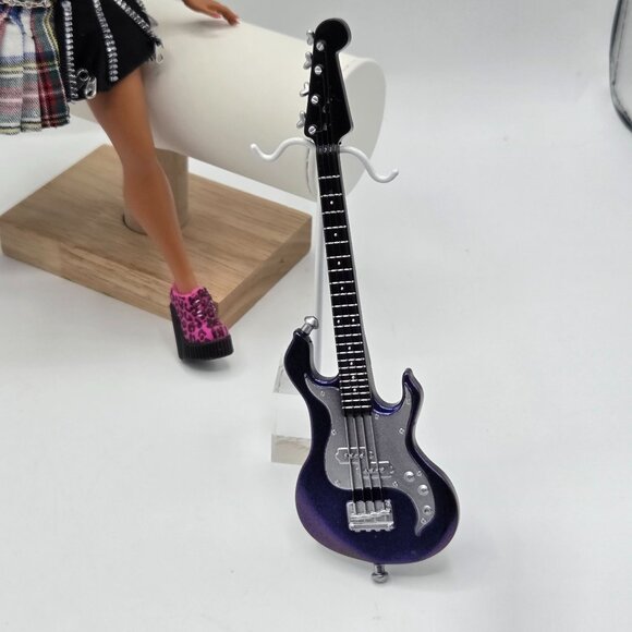 LOL Surprise OMG Remix Rocker Boi & Punk Grrrl Doll Set With Accessories - Picture 4 of 10